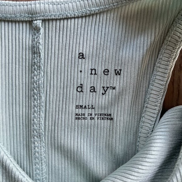 A New Day High Neck Tank Top Light Blue Size S NWT Sleeveless Basic - Picture 3 of 4